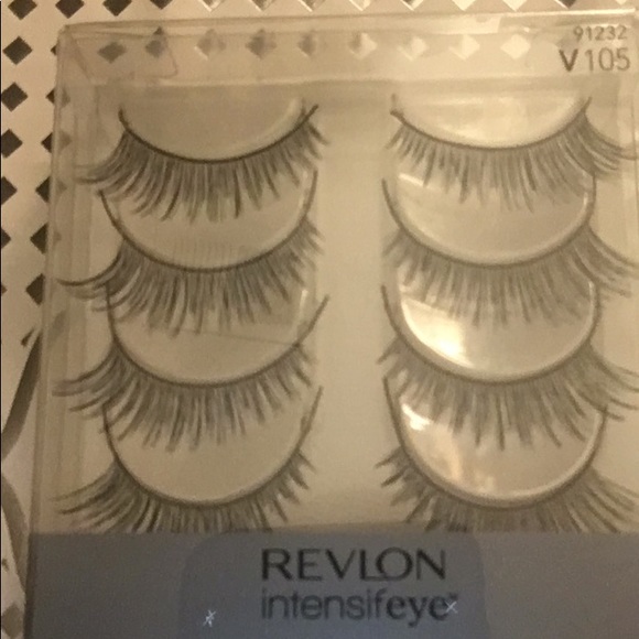 2/$25 New Revlon IntensifEYE Voluminous Black Eyelashes - Picture 2 of 3